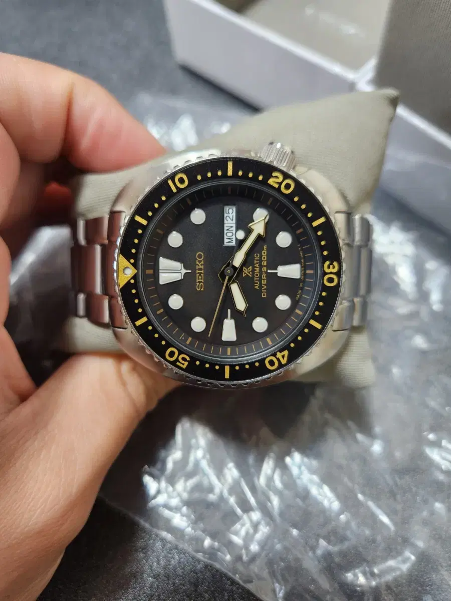 세이코 흑금 터틀 srp775